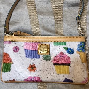 NWOT Dooney & Bourke Wristlet